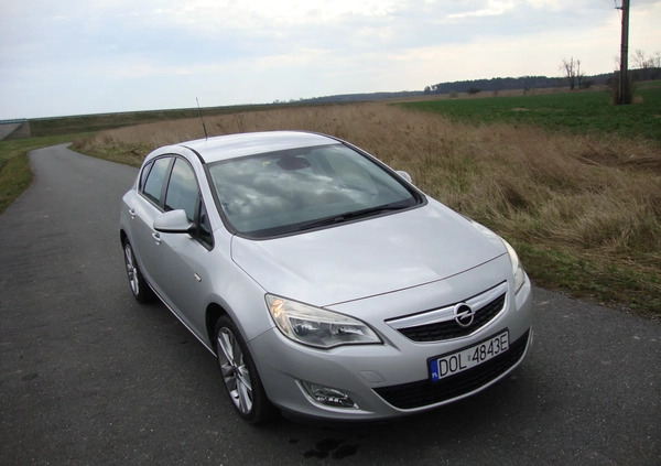 Opel Astra cena 20000 przebieg: 219000, rok produkcji 2011 z Syców małe 154